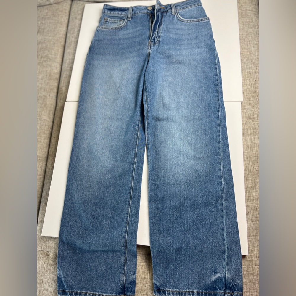 90s style high waist wide leg mom  jeans